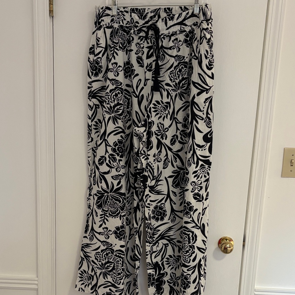 Knox Rose Floral Black and White Women's Pants